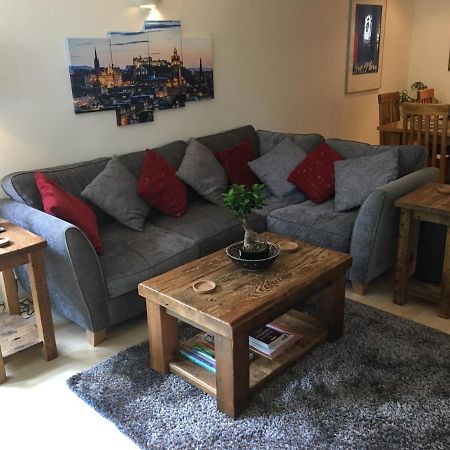 Holyrood Park Apartment เอดินบะระ ภายนอก รูปภาพ