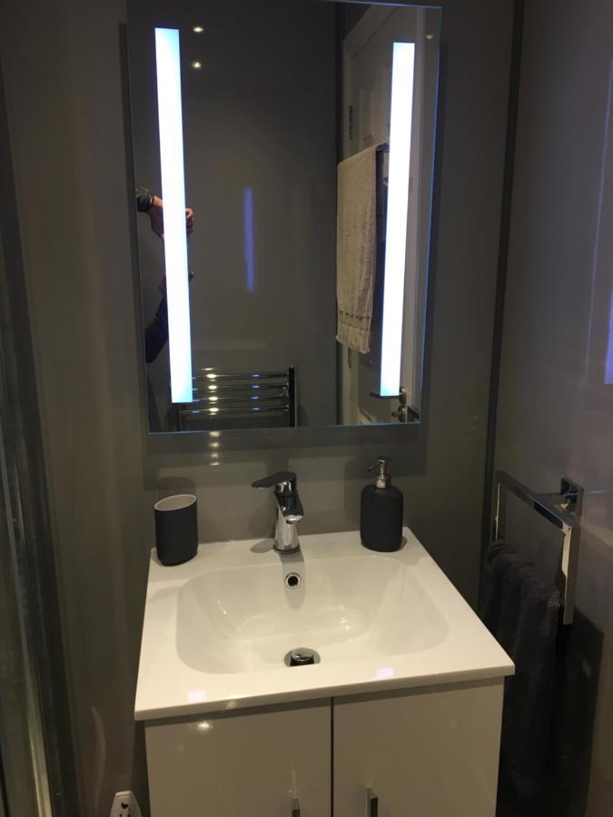 Holyrood Park Apartment เอดินบะระ ภายนอก รูปภาพ